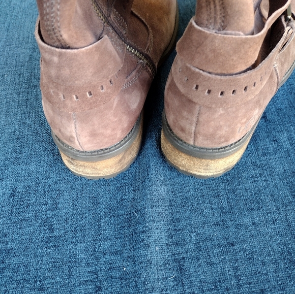 NWOB UGG Women's Kiings Suede Water Resistant Boots 1007742 Size 8 - Picture 4 of 7